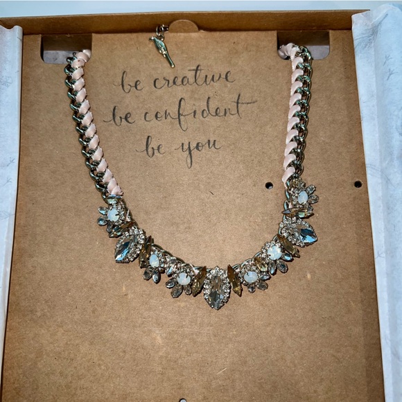 ✨SALE✨ NIB Chloe + Isabel Jolie Collar Necklace - Picture 1 of 1